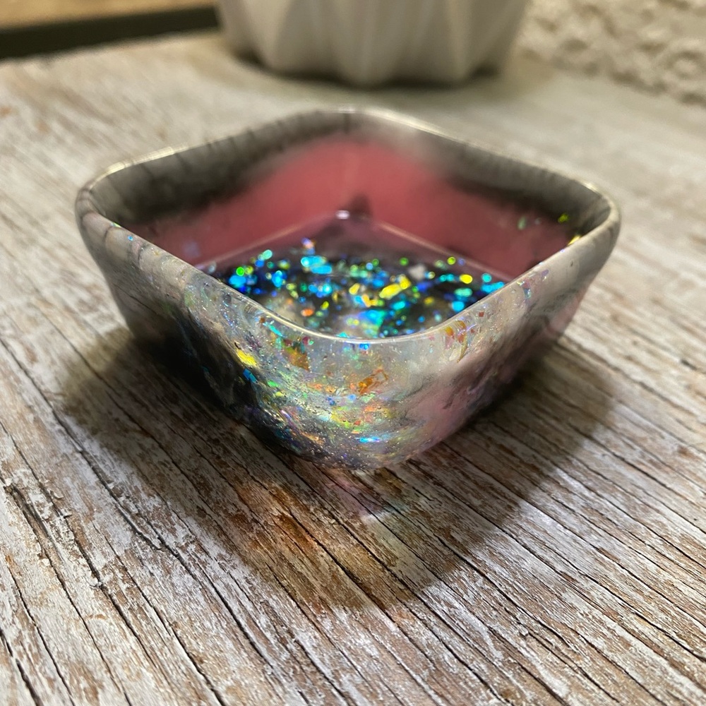 Handmade Resin Ring Dish - Picture 7 of 17